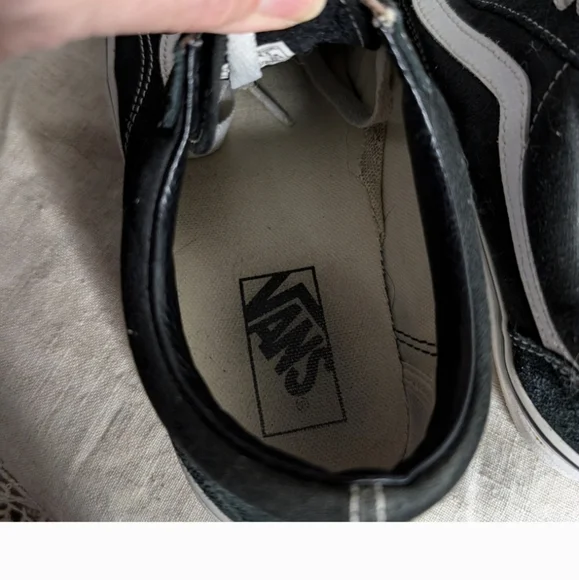 Vans Women's Black and White Sneakers Unisex - Picture 9 of 12